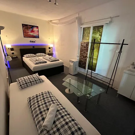 Hostel Lovely Rooms, City Center, Shared Bathroom, Windows To Corridor Villach Exterior foto
