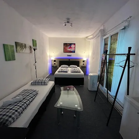 Hostel Lovely Rooms, City Center, Shared Bathroom, Windows To Corridor Villach Exterior foto