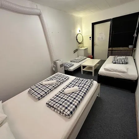 Hostel Lovely Rooms, City Center, Shared Bathroom, Windows To Corridor Villach Exterior foto