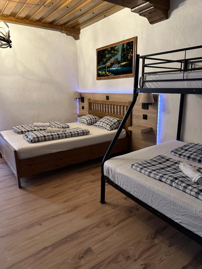Privatunterkunft Lovely Rooms, Center, Shared Bathroom, Windows To Corridor *