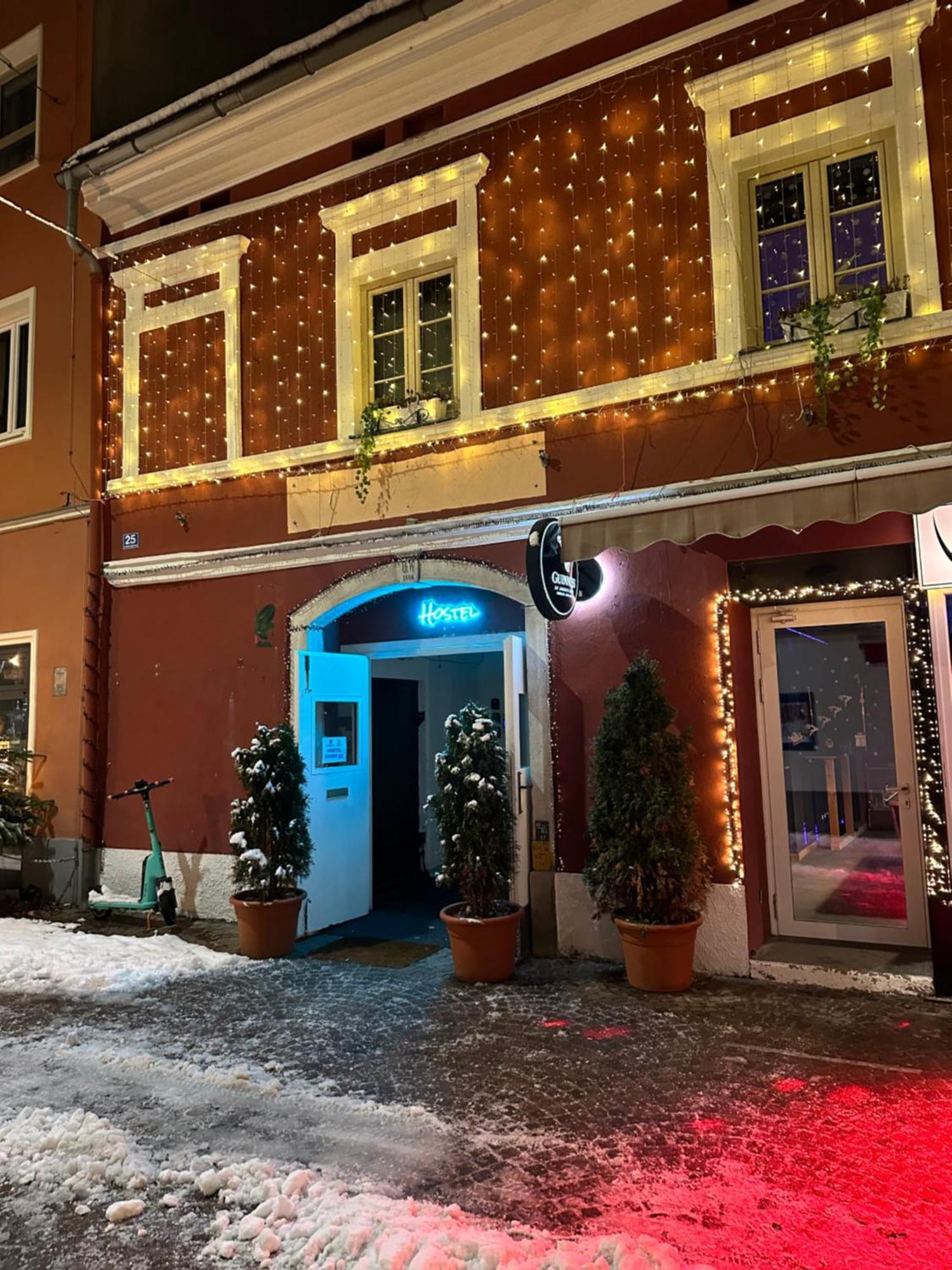 Lovely Rooms, Center, Shared Bathroom, Windows To Corridor Villach