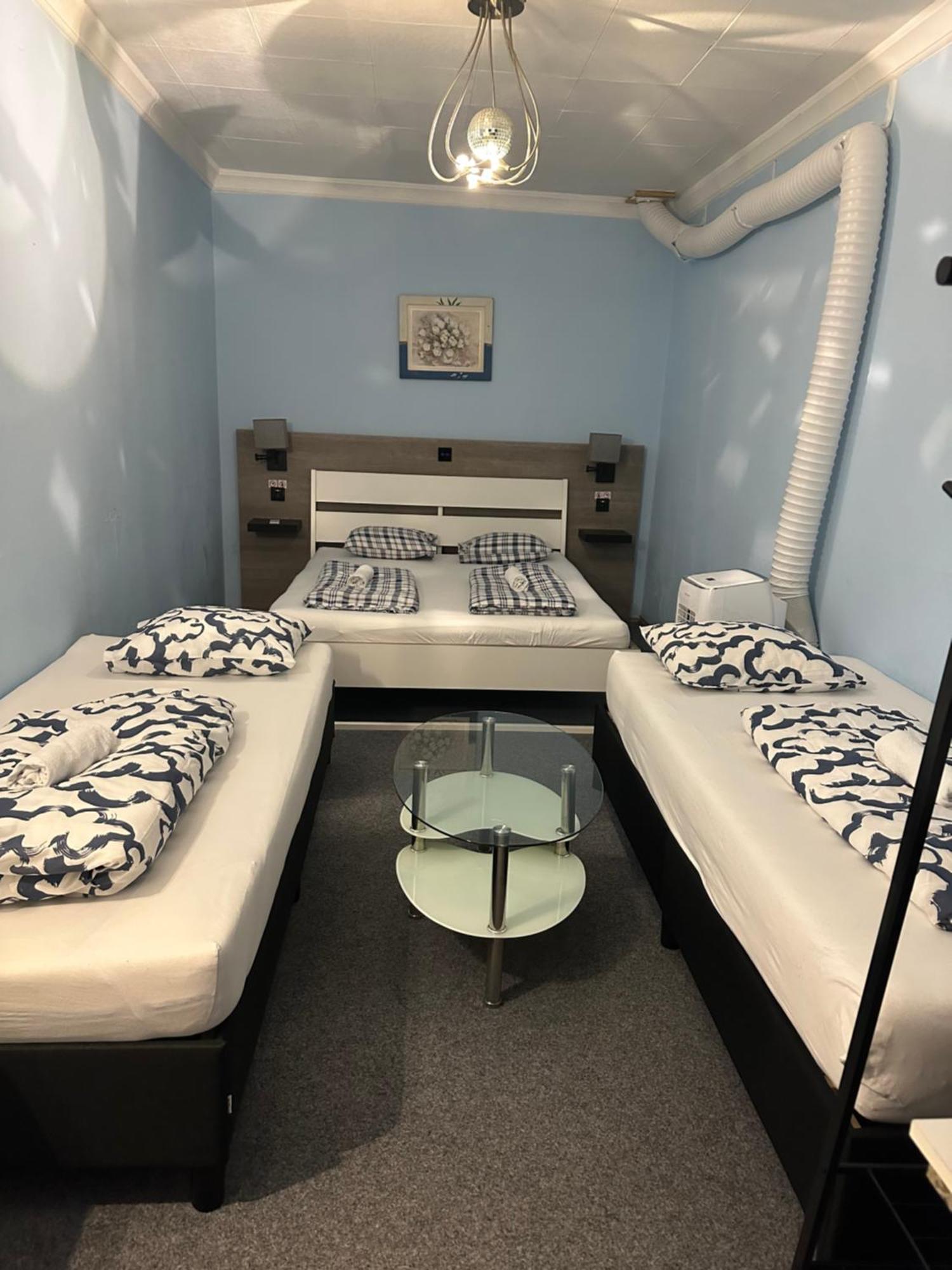 Privatunterkunft Lovely Rooms, Center, Shared Bathroom, Windows To Corridor Villach