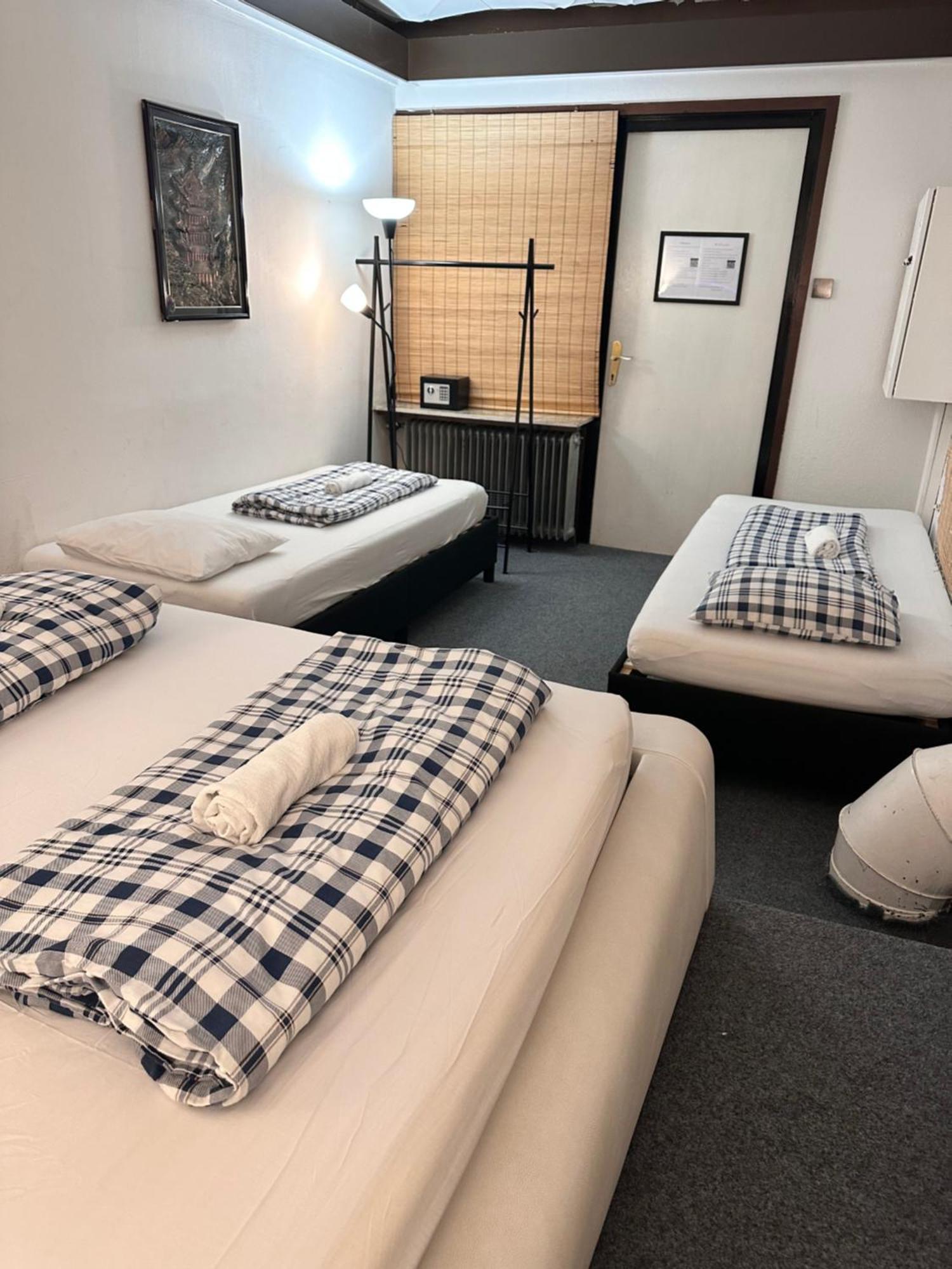 Lovely Rooms, Center, Shared Bathroom, Windows To Corridor