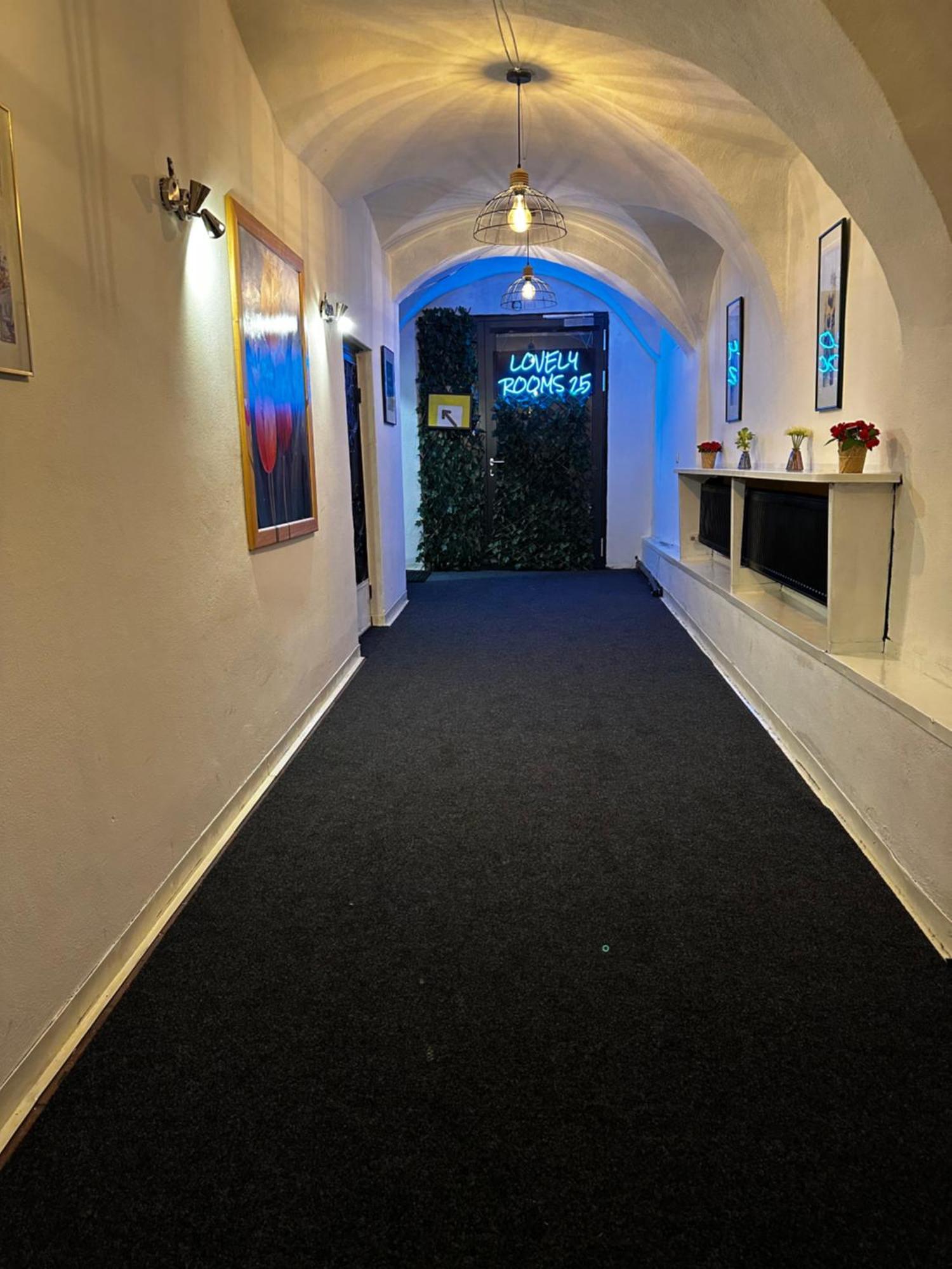 Lovely Rooms, Center, Shared Bathroom, Windows To Corridor Privatunterkunft Villach