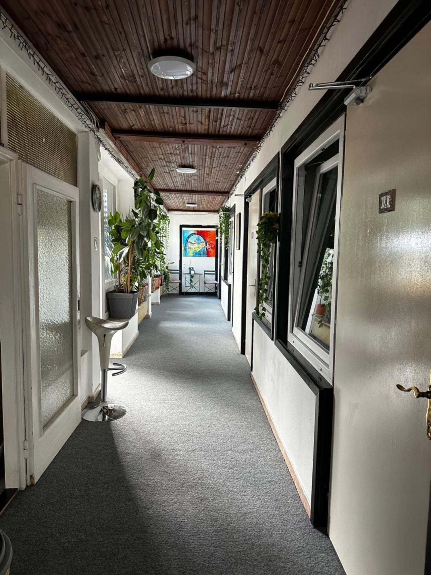 Lovely Rooms, Center, Shared Bathroom, Windows To Corridor Privatunterkunft *